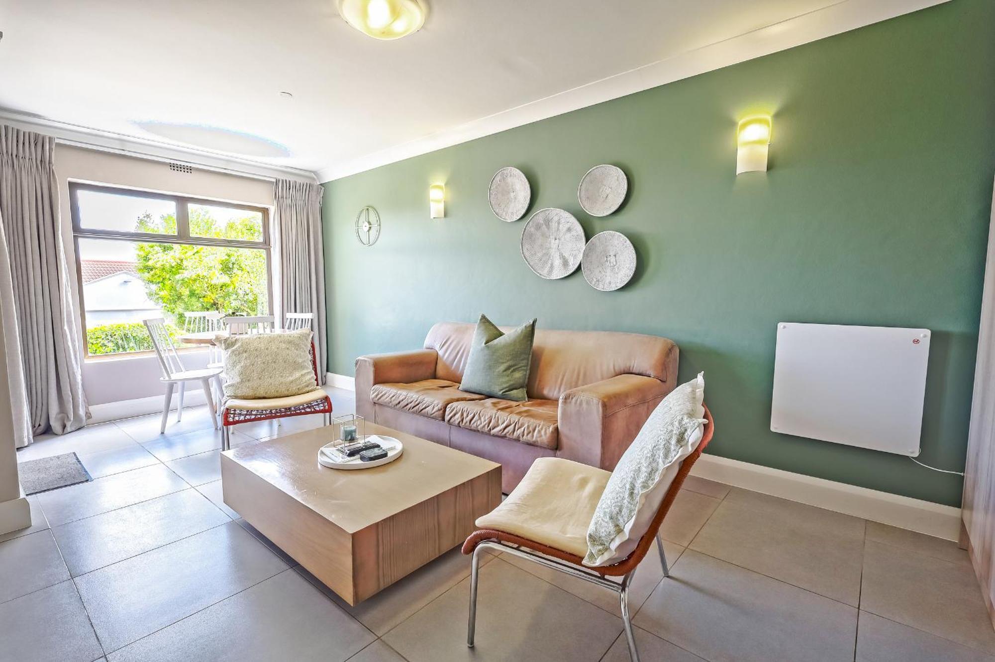 Modern Self-Catering Apartment In A Secure Estate Plettenbergbaai Buitenkant foto