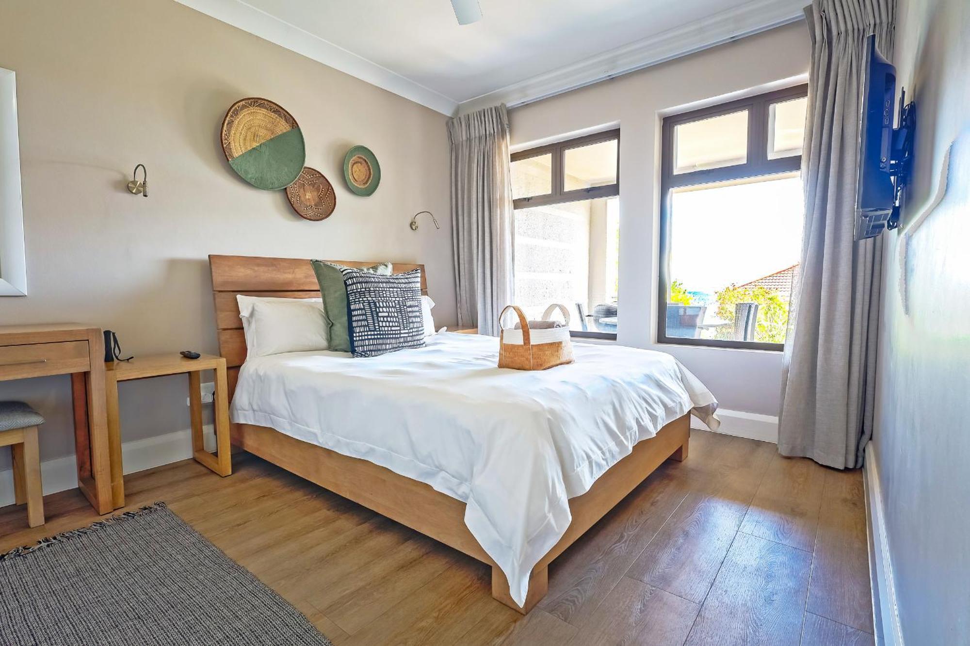 Modern Self-Catering Apartment In A Secure Estate Plettenbergbaai Buitenkant foto